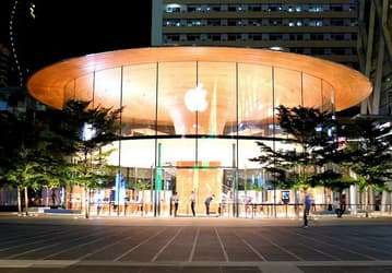 «Нет никаких признаков того, что Apple интегрирует ИИ в ПО или аппаратные продукты в 2024 году». Компания сильно отстаёт в этом от конкурентов
