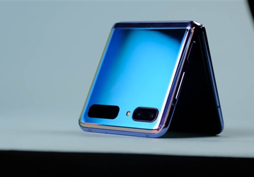 Реакция покупателей на раскладушку Samsung Galaxy Z Flip удивила Samsung