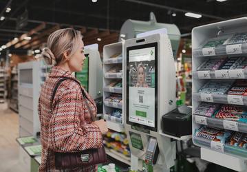 Не нужно доставать карту или смартфон: в России запустили крупнейший в мире сервис оплаты с помощью улыбки