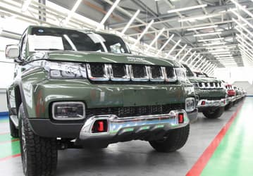 218 л.с., полный привод, «автомат» и рама — за 3,9 млн рублей. В Калининграде стартовало массовое производство рамных внедорожников BAIC BJ40, скоро старт продаж