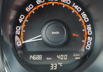 Новая беда с Lada Vesta NG: стоп-сигналы перестают работать прямо во время движения