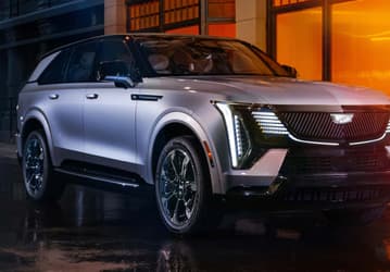 Представлен огромный Cadillac Escalade IQ: 5,7 метра длины, 760 л.с., 55-дюймовый экран перед водителем и «режим краба»