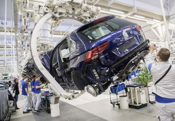 Завод Volkswagen в Калуге перешёл россиянам, но режим простоя снова продлили — ещё на три месяца