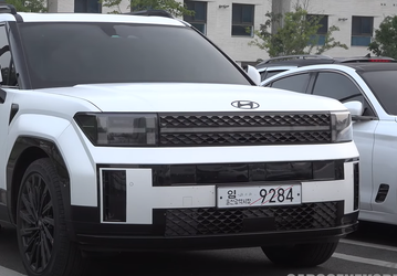 Новейший белоснежный Hyundai Santa Fe 2024 в исполнении Black Ink Edition показали вживую