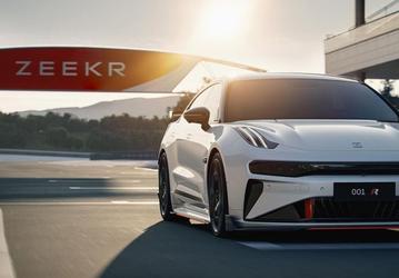 «Tesla Model S Plaid — это скучно», —  представлен Zeekr 001 FR