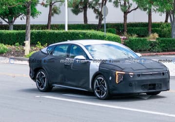 Kia уже вовсю тестирует новый Cerato. Машину впервые засняли на тестах