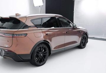 Автопилот 4-го уровня, Snapdragon 8155, метровый экран, запас хода 1200 км  и самолётный дизайн. Представлен новый Voyah Free