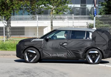 Это самый дешёвый электрический Kia: кроссовер Kia EV4 впервые показали вживую