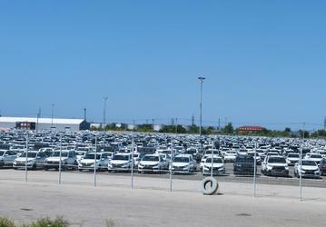 Дефицит или нет? Сотни товарных Lada Vesta готовы отправиться к дилерам
