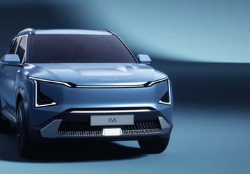 Заменитель Kia Sportage? Представлен футуристический Kia EV5 2025, забронировать новинку можно всего лишь за 120 долларов