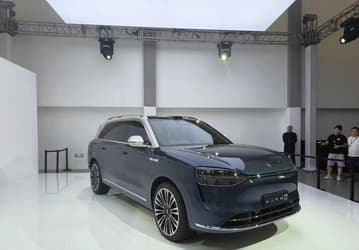 «Убийца» Mercedes-Maybach GLS от Huawei готов: живые фото самого большого и технологичного кроссовера Huawei Aito M9 накануне большой премьеры