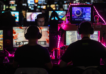 Больше никаких Dota 2, CS:GO и FIFA. Турниры в России переведут на отечественные игры