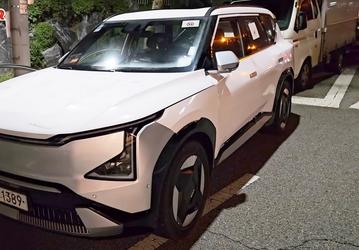 Заменитель Kia Sportage впервые засняли вживую. Kia EV5 удивил неровными зазорами кузовных панелей