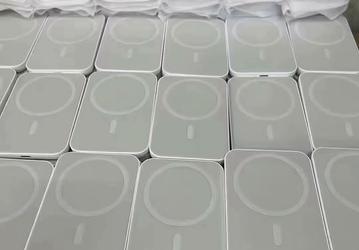 Производители контрафактной продукции для iPhone уже готовы к выпуску аккумуляторной батареи MagSafe с USB-C