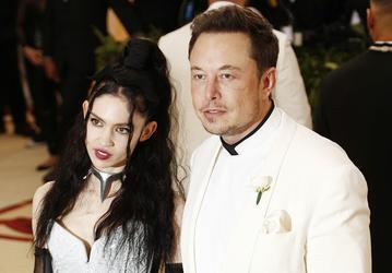 Илон Маск называет своих детей как электромобили Tesla. Последнего сына он назвал Techno Mechanicus
