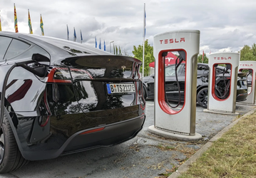 Модели с ДВС и рядом не стояли: Tesla Model Y является самым продаваемым автомобилем в Европе