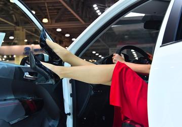 Названы самые популярные цвета автомобилей у российских автолюбительниц