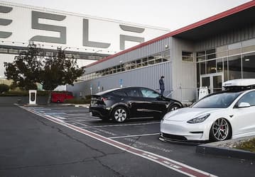 5500 машин каждый день. Выпущен 5-миллионный автомобиль Tesla