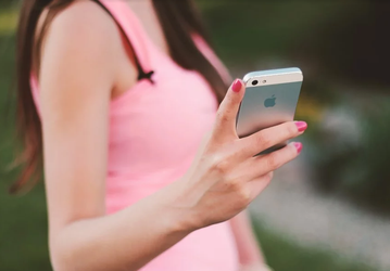 Apple продолжает платить за замедление iPhone