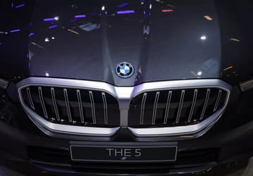 Представлена самая экономичная версия новой BMW 5-series (G60): BMW 530e способна проехать без бензина 101 километр