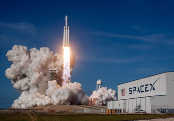 SpaceX запустит 14 ракет, чтобы доставить на орбиту все спутники своего конкурента — оператора Telesat
