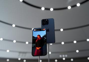 Время ожидания iPhone 15 выросло вдвое по сравнению с iPhone 14, а iPhone 15 Pro Max установил рекорд. Данные Counterpoint Research по рынку Китая
