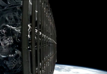 SpaceX представила «зеркальную плёнку», чтобы скрыть спутники Starlink от астрономов