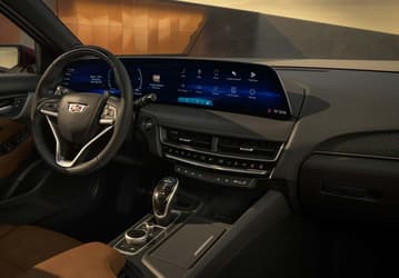 Это новый «Кадиллак». Представлен Cadillac CT5 2025 с 33-дюймовым 9K-дисплеем