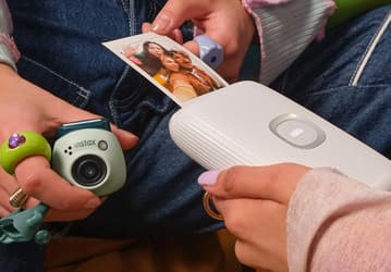Представлена мини-камера Fujifilm Instax Pal для моментальных фото