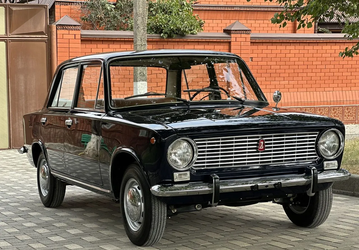 48-летнюю «Копейку» в состоянии нового авто выставили на продажу. Lada Vesta NG сегодня стоит значительно меньше