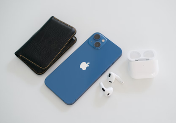 «Классическая чёлка»: iPhone 13 заметно подешевел в России