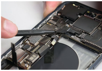 Увеличить память iPhone 15 Pro в четыре раза с годовой гарантией и сэкономить более $300. Магазины Китая предлагают новую услугу