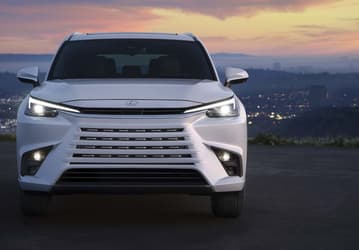 Представлен Lexus TX 2024. Названы все комплектации и цены