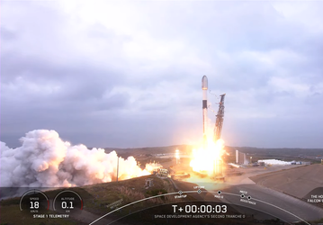 SpaceX запустила 13 спутников и успешно осуществила посадку ракеты, повторив свой собственный рекорд