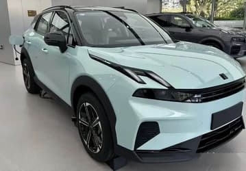 Старший брат Geely Coolray с полным приводом, мощностью 299 л.с. и расходом всего 4,98 л/100 км. В Китае начали принимать заказы на Lynk & Co 06 EM-P