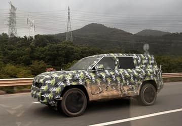 Этот внедорожник будет больше и мощнее Tank 500 и Land Cruiser 300. 680-сильный BYD Leopard 8 вышел на тесты