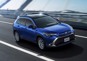 Представлен обновленный кроссовер Toyota Corolla Cross: новый мотор и цифровая «приборка» с экраном 12,3 дюйма