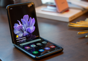 Популярную раскладушку Samsung Galaxy Z Flip сделают  более современной