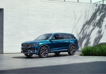 Россияне распробовали Geely Monjaro. Эта модель превзошла по продажам Atlas Pro