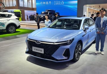 У седана Chery Arrizo 8, заменяющего в России Toyota Camry, скоро появится сверхэкономичная версия с запасом хода 1400 км