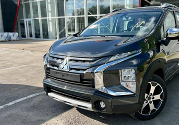 Новый японский автомобиль по цене Lada Largus. В России начали продавать Mitsubishi Xpander 2023