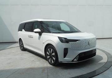 Больше никаких интриг. Первый минивэн Volvo рассекречен задолго до анонса