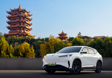 Запас хода 520 км: Dongfeng выпустила свой первый электро-кроссовер SKY EV01