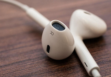 iPhone 12 может остаться без наушников. Всё ради высоких продаж AirPods