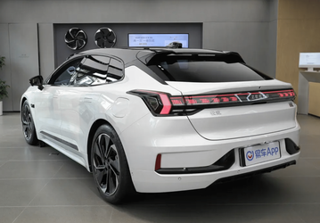 Скидки и бонусы на сумму до 11 200 долларов. Geely балует покупателей автомобилей Zeekr в Китае