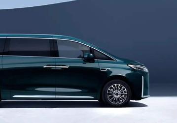 Представлен самый длинный минивэн в Китае — на полметра длиннее Toyota Alphard
