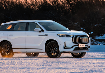 В «Автодоме» прокомментировали планы по выпуску машин Chery на заводе Mercedes