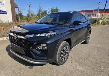 В России начали продавать Suzuki Fronx. В нынешних реалиях цена невысокая