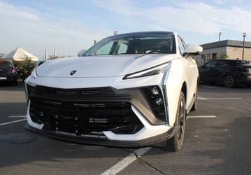 Почти Lamborghini Urus. В России в продаже появились обновлённые Forthing T5 Evo
