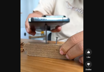 Xiaomi 14 Pro — не только флагман, но и неубиваемый смартфон? Видео показывает, как смартфоном забивают гвозди